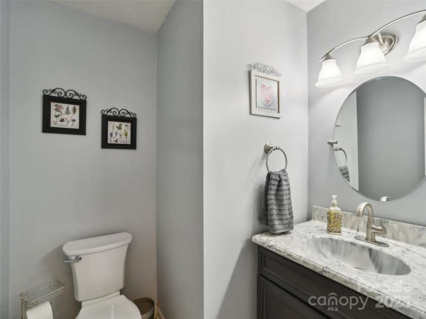 1231 Ashby Lane, Hendersonville, NC 28791.  MLS# CAR4237411, YatesRealty ID 4019. 