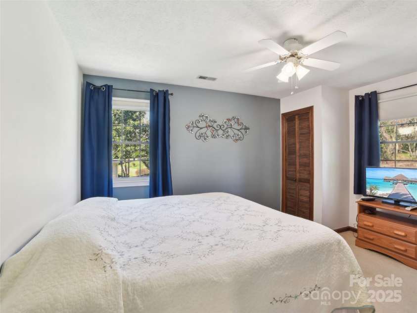 1231 Ashby Lane, Hendersonville, NC 28791.  MLS# CAR4237411, YatesRealty ID 4019. 
