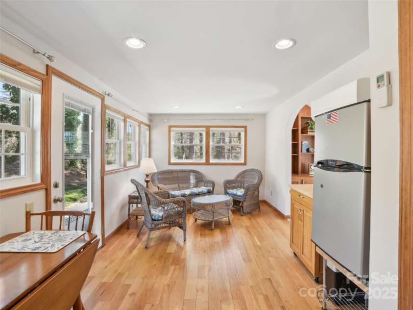 1231 Ashby Lane, Hendersonville, NC 28791.  MLS# CAR4237411, YatesRealty ID 4019. 