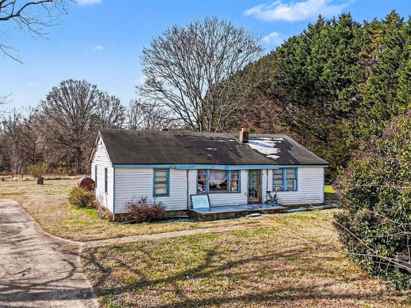 5191 Fewell Road, Clover, SC 29710.  MLS# CAR4343194, YatesRealty ID 4019. 