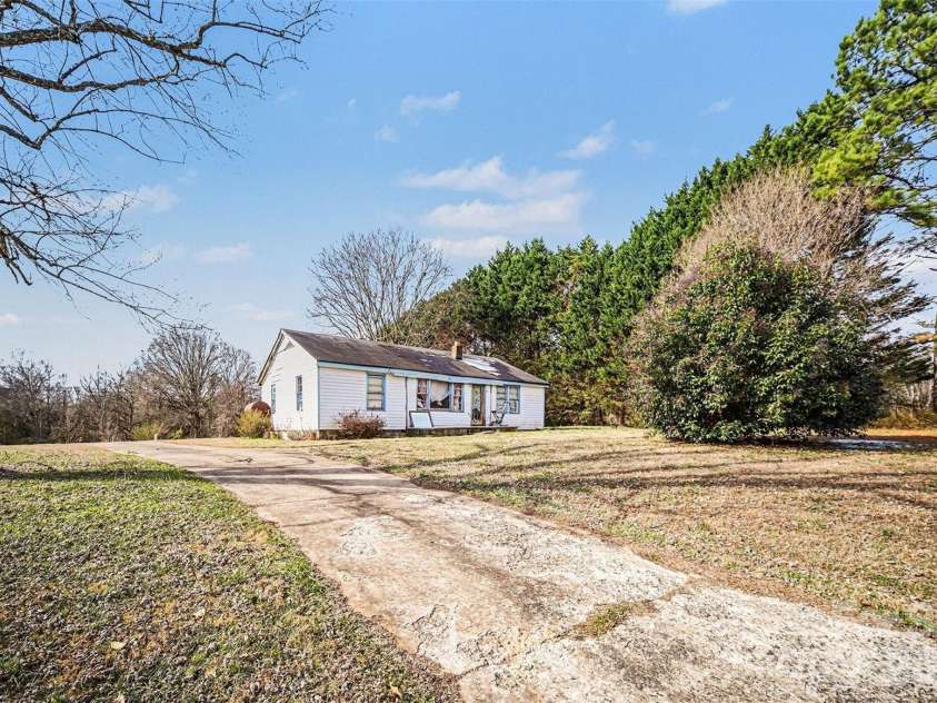 5191 Fewell Road, Clover, SC 29710.  MLS# CAR4343194, YatesRealty ID 4019. 