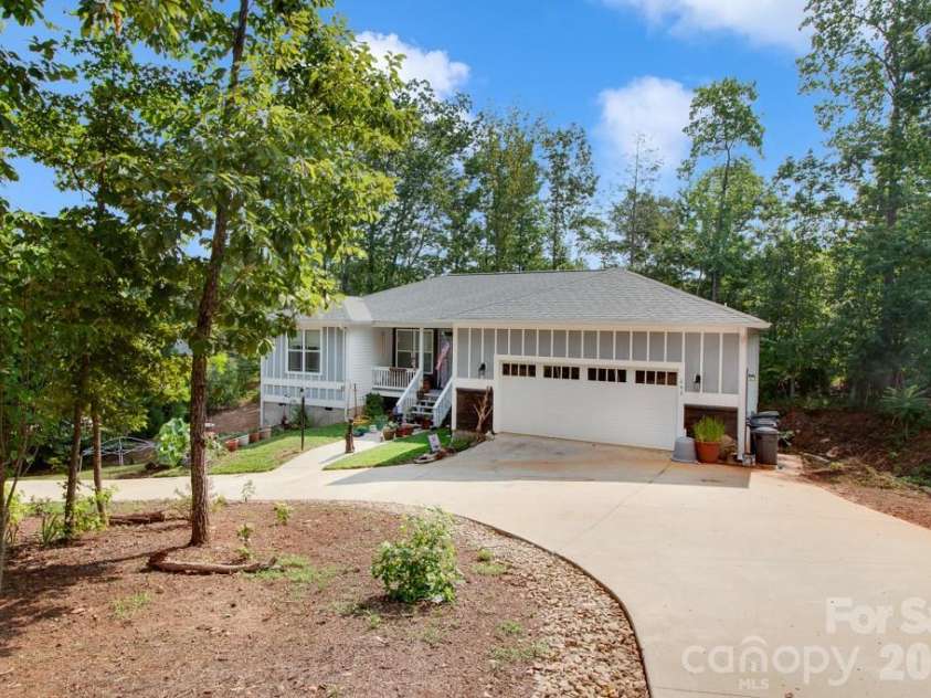 243 Dublin Lane, Columbus, NC 28722.  MLS# CAR4408765, YatesRealty ID 40195. 
