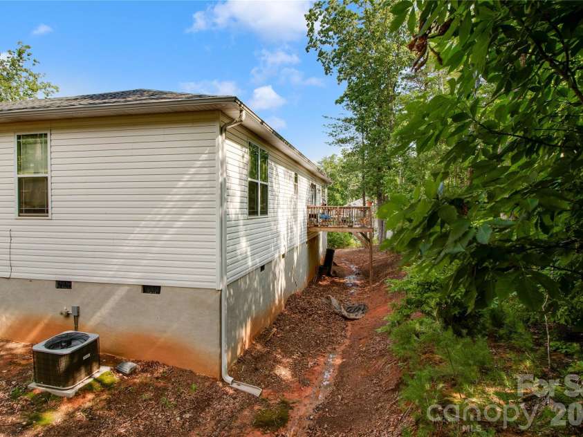 243 Dublin Lane, Columbus, NC 28722.  MLS# CAR4408765, YatesRealty ID 40195. 