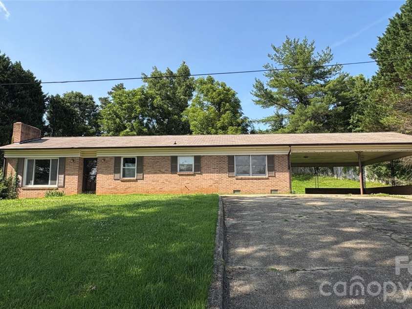 520 Cottrell Hill Road, Lenoir, NC 28645.  MLS# CAR4408848, YatesRealty ID 40197. 