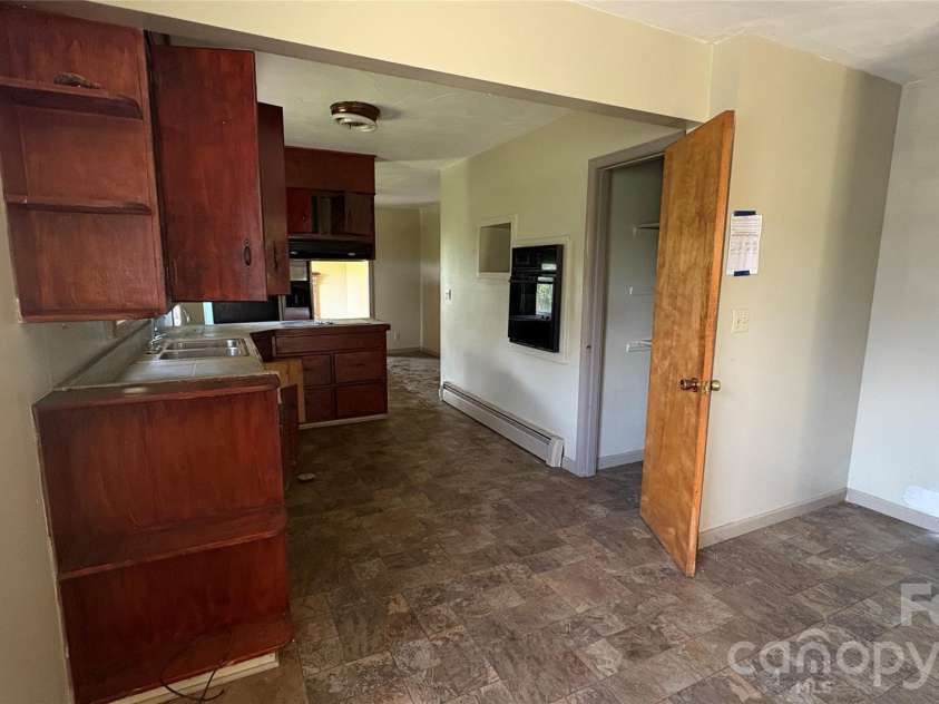 520 Cottrell Hill Road, Lenoir, NC 28645.  MLS# CAR4408848, YatesRealty ID 40197. 