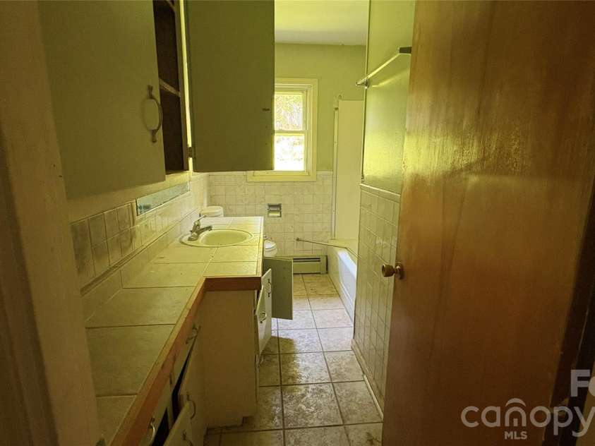 520 Cottrell Hill Road, Lenoir, NC 28645.  MLS# CAR4408848, YatesRealty ID 40197. 