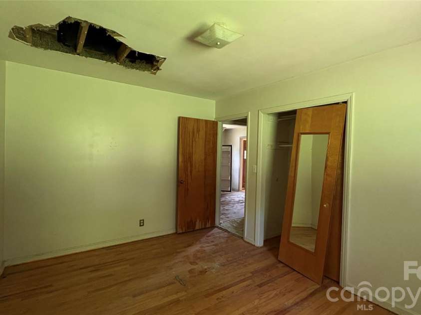 520 Cottrell Hill Road, Lenoir, NC 28645.  MLS# CAR4408848, YatesRealty ID 40197. 