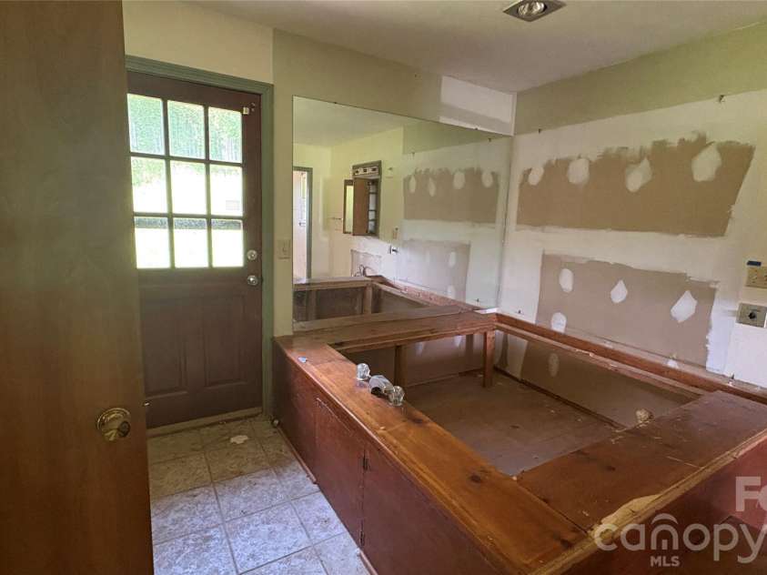 520 Cottrell Hill Road, Lenoir, NC 28645.  MLS# CAR4408848, YatesRealty ID 40197. 