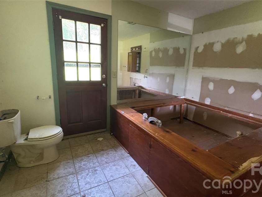 520 Cottrell Hill Road, Lenoir, NC 28645.  MLS# CAR4408848, YatesRealty ID 40197. 