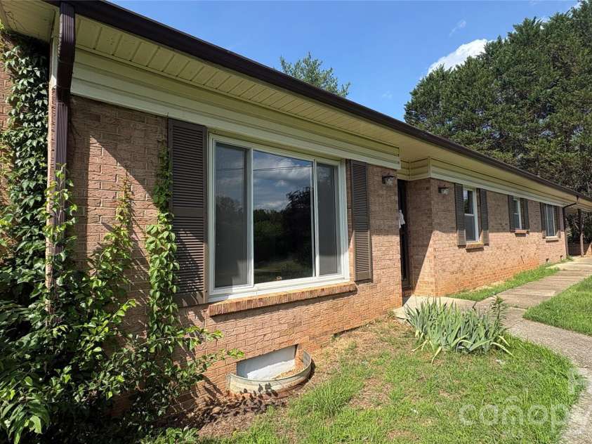 520 Cottrell Hill Road, Lenoir, NC 28645.  MLS# CAR4408848, YatesRealty ID 40197. 