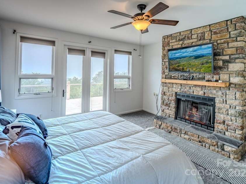 100 Misty Hollow Lane, Beech Mountain, NC 28604.  MLS# CAR4309915, YatesRealty ID 40198. 