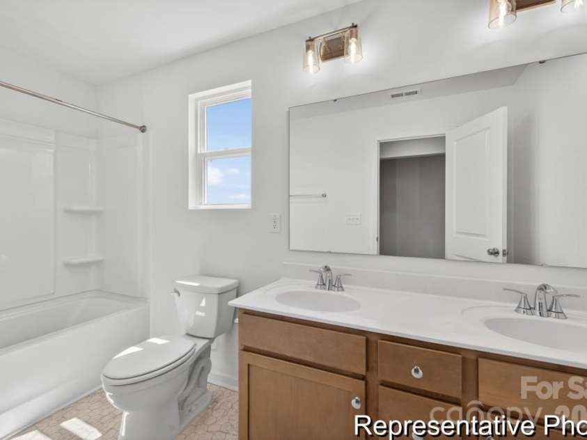 122 Springhouse Court, Statesville, NC 28625.  MLS# CAR4425563, YatesRealty ID 40198. 