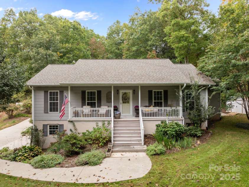 124 Lytle Cove Road, Swannanoa, NC 28778.  MLS# CAR4313522, YatesRealty ID 402. 