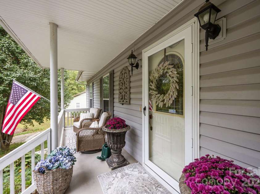 124 Lytle Cove Road, Swannanoa, NC 28778.  MLS# CAR4313522, YatesRealty ID 402. 