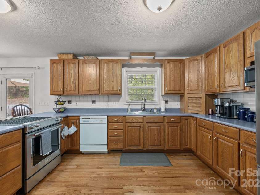 124 Lytle Cove Road, Swannanoa, NC 28778.  MLS# CAR4313522, YatesRealty ID 402. 