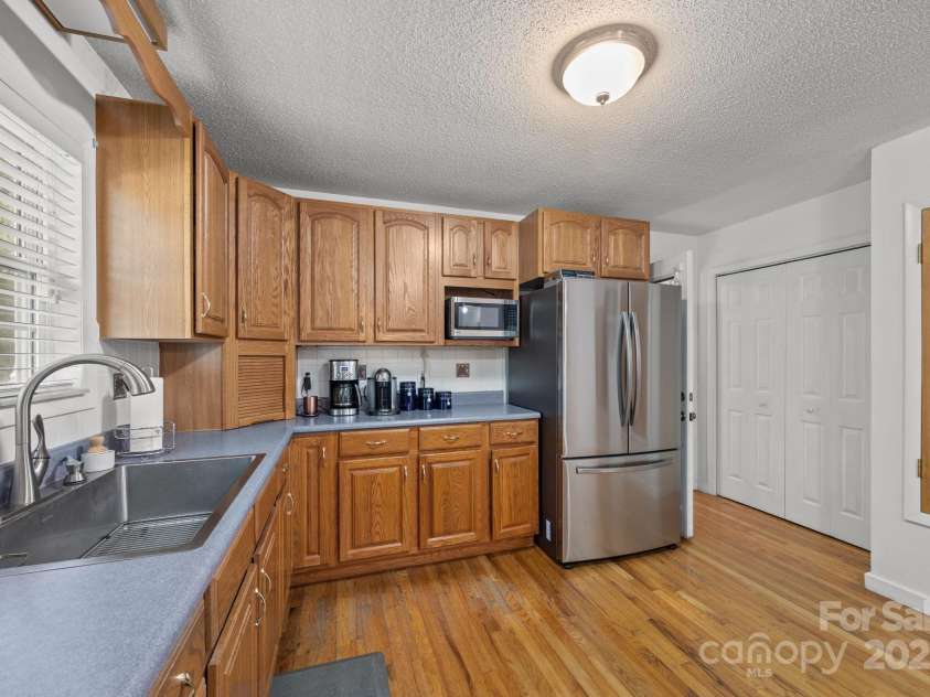 124 Lytle Cove Road, Swannanoa, NC 28778.  MLS# CAR4313522, YatesRealty ID 402. 