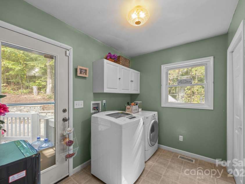 124 Lytle Cove Road, Swannanoa, NC 28778.  MLS# CAR4313522, YatesRealty ID 402. 