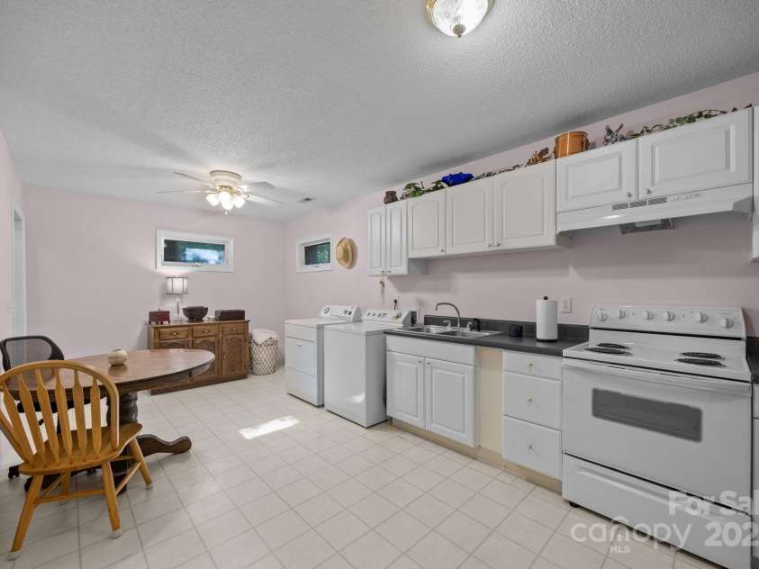 124 Lytle Cove Road, Swannanoa, NC 28778.  MLS# CAR4313522, YatesRealty ID 402. 