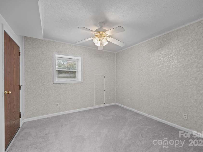 124 Lytle Cove Road, Swannanoa, NC 28778.  MLS# CAR4313522, YatesRealty ID 402. 