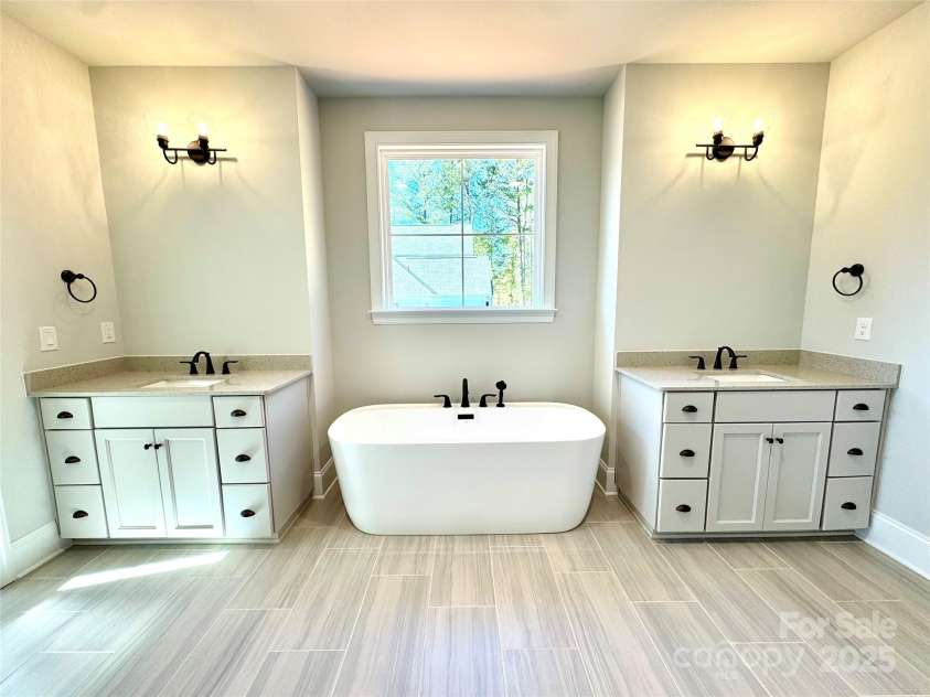 133 Crestview Lane, Troutman, NC 28166.  MLS# CAR4281706, YatesRealty ID 402. 