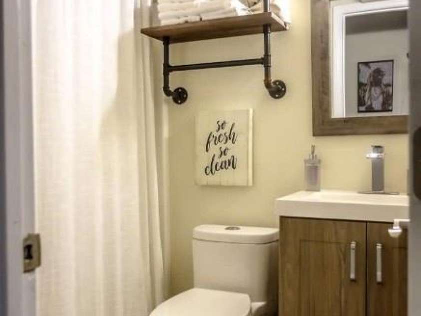 201 Hoskins Road, Charlotte, NC 28208.  MLS# CAR4247526, YatesRealty ID 402. 