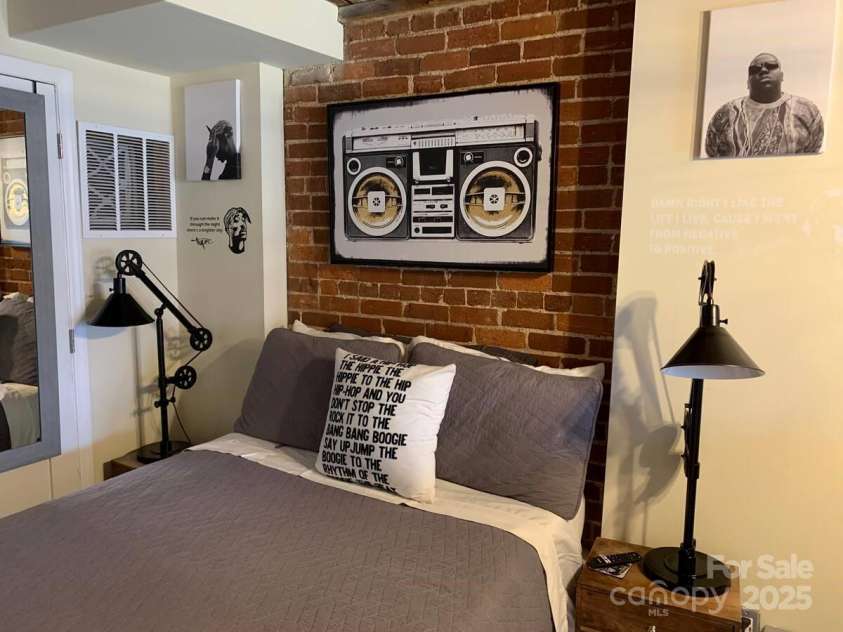 201 Hoskins Road, Charlotte, NC 28208.  MLS# CAR4247526, YatesRealty ID 402. 