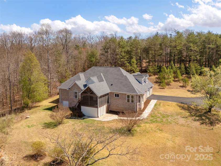 85 Rodaeo Drive, Columbus, NC 28722.  MLS# CAR4237413, YatesRealty ID 4020. 