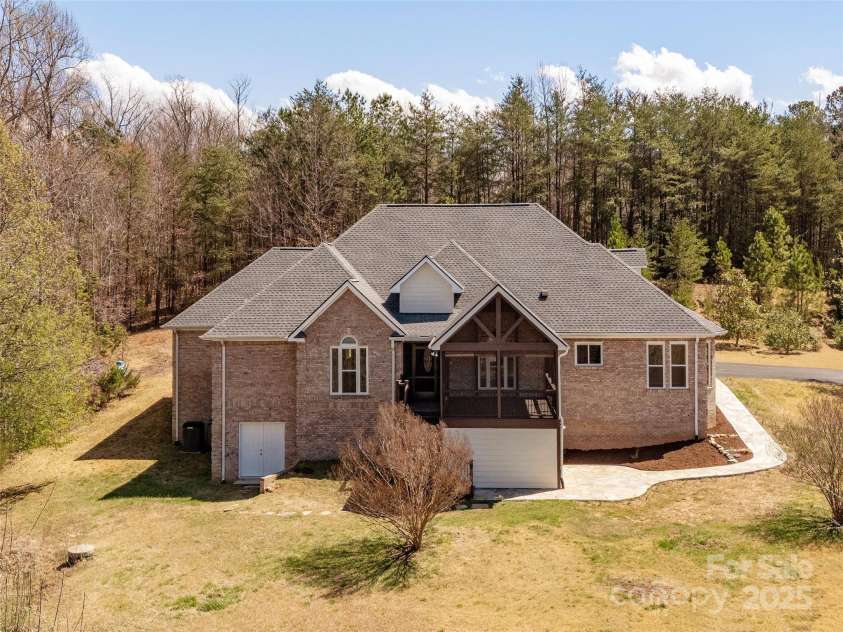 85 Rodaeo Drive, Columbus, NC 28722.  MLS# CAR4237413, YatesRealty ID 4020. 