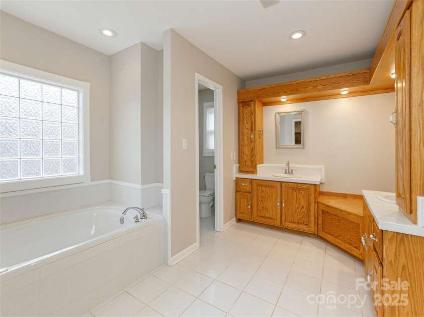 85 Rodaeo Drive, Columbus, NC 28722.  MLS# CAR4237413, YatesRealty ID 4020. 