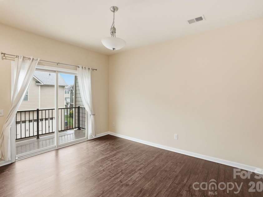 327 Annandale Drive, Fort Mill, SC 29708.  MLS# CAR4387061, YatesRealty ID 40200. Breakfast/dining area