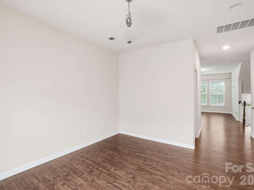 327 Annandale Drive, Fort Mill, SC 29708.  MLS# CAR4387061, YatesRealty ID 40200. Breakfast/dining area