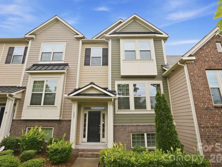 327 Annandale Drive, Fort Mill, SC 29708.  MLS# CAR4387061, YatesRealty ID 40200. Front of home
