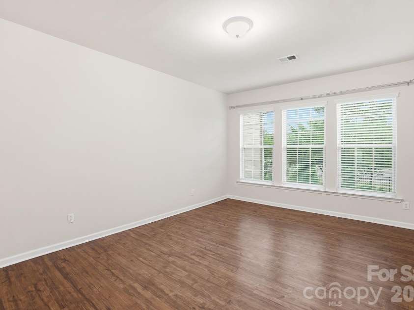 327 Annandale Drive, Fort Mill, SC 29708.  MLS# CAR4387061, YatesRealty ID 40200. Great room
