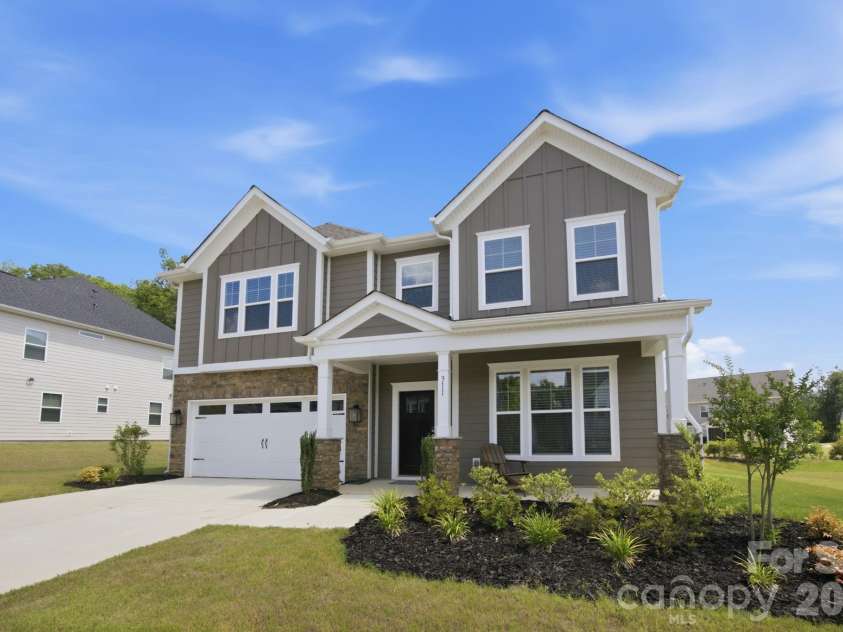 311 Coronado Avenue, Matthews, NC 28104.  MLS# CAR4400272, YatesRealty ID 40201. 