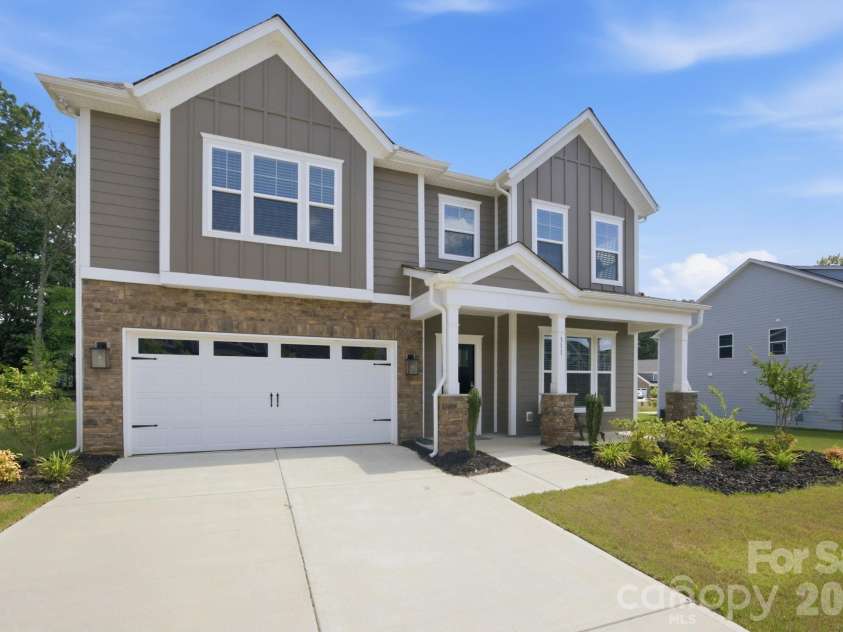 311 Coronado Avenue, Matthews, NC 28104.  MLS# CAR4400272, YatesRealty ID 40201. 