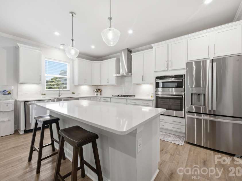 311 Coronado Avenue, Matthews, NC 28104.  MLS# CAR4400272, YatesRealty ID 40201. Open Kitchen, lots of cabinets