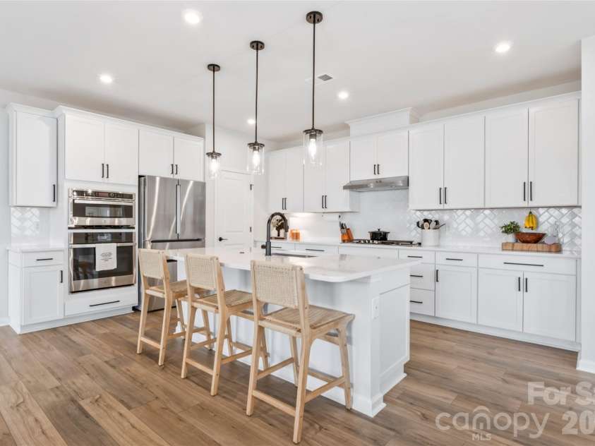 5730 Clear Creek Lane, Charlotte, NC 28215.  MLS# CAR4344407, YatesRealty ID 40203. 