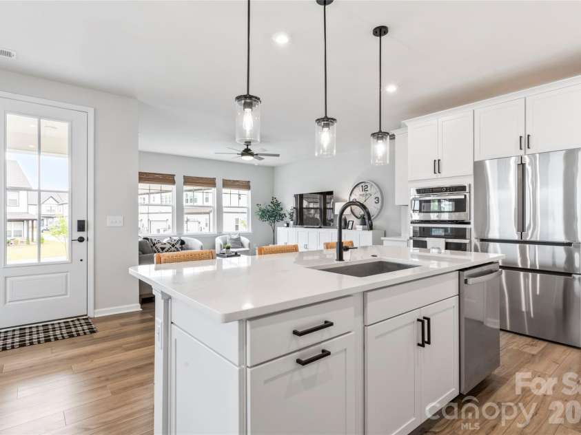 5730 Clear Creek Lane, Charlotte, NC 28215.  MLS# CAR4344407, YatesRealty ID 40203. 