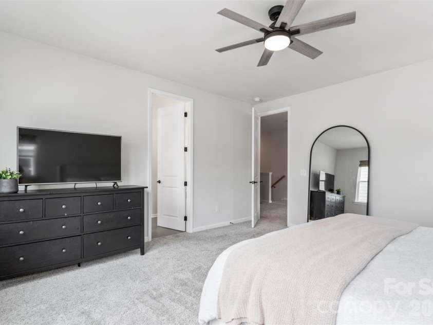 5730 Clear Creek Lane, Charlotte, NC 28215.  MLS# CAR4344407, YatesRealty ID 40203. 