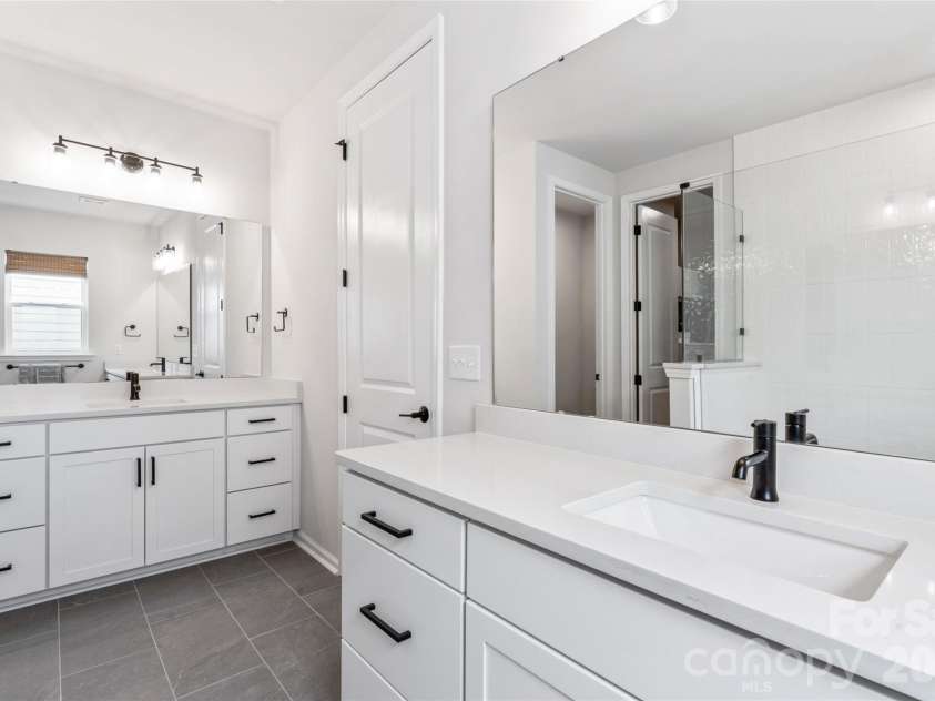 5730 Clear Creek Lane, Charlotte, NC 28215.  MLS# CAR4344407, YatesRealty ID 40203. 