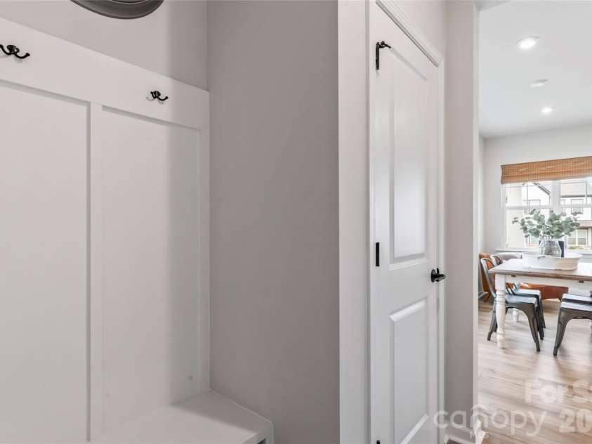 5730 Clear Creek Lane, Charlotte, NC 28215.  MLS# CAR4344407, YatesRealty ID 40203. 