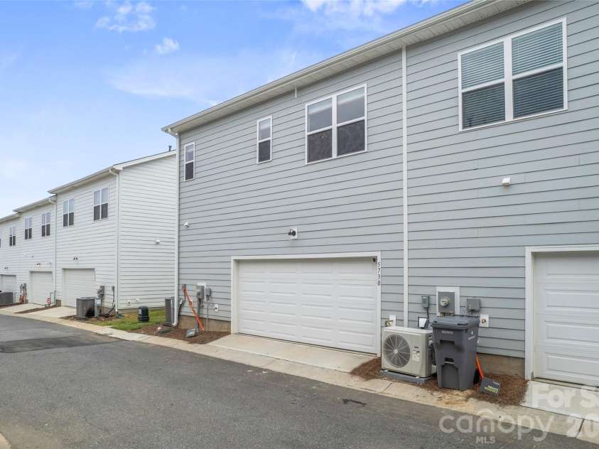 5730 Clear Creek Lane, Charlotte, NC 28215.  MLS# CAR4344407, YatesRealty ID 40203. 