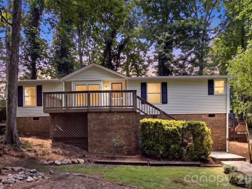 6490 Timberbrook Trail, Stanley, NC 28164.  MLS# CAR4404745, YatesRealty ID 40204. 