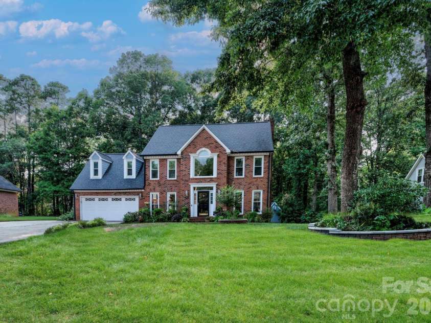2823 Ridgehaven Court, Gastonia, NC 28054.  MLS# CAR4408700, YatesRealty ID 40205. 