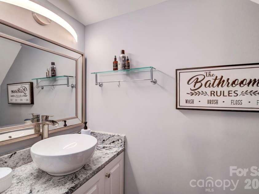 2823 Ridgehaven Court, Gastonia, NC 28054.  MLS# CAR4408700, YatesRealty ID 40205. 