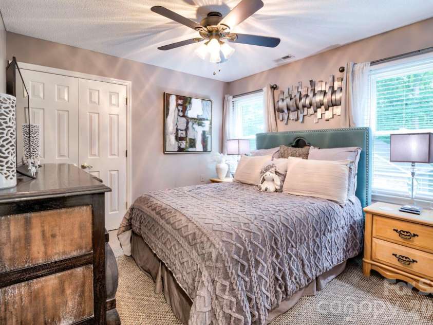 2823 Ridgehaven Court, Gastonia, NC 28054.  MLS# CAR4408700, YatesRealty ID 40205. 