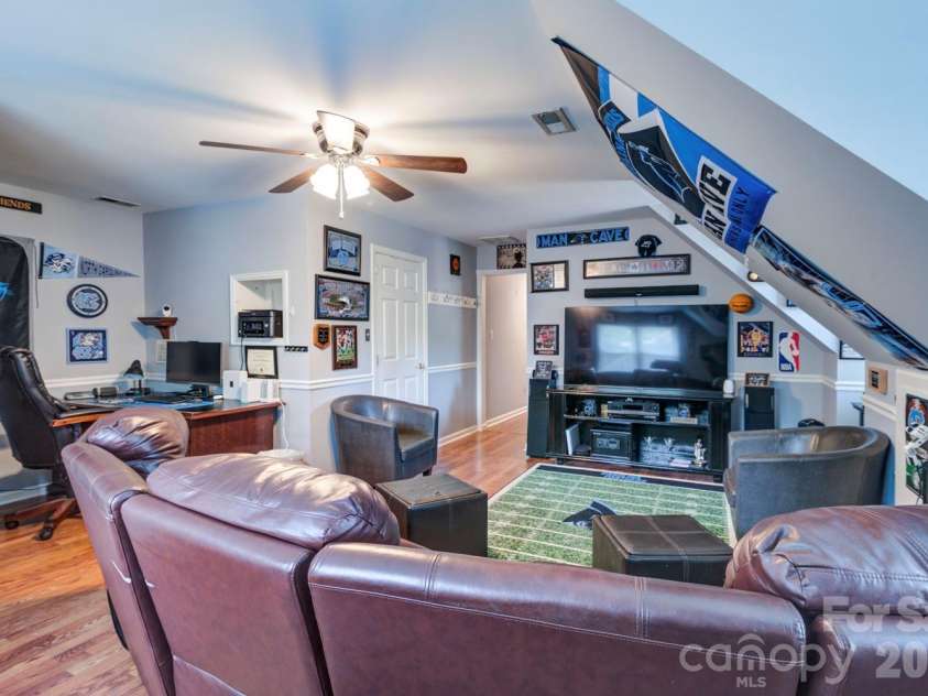 2823 Ridgehaven Court, Gastonia, NC 28054.  MLS# CAR4408700, YatesRealty ID 40205. 
