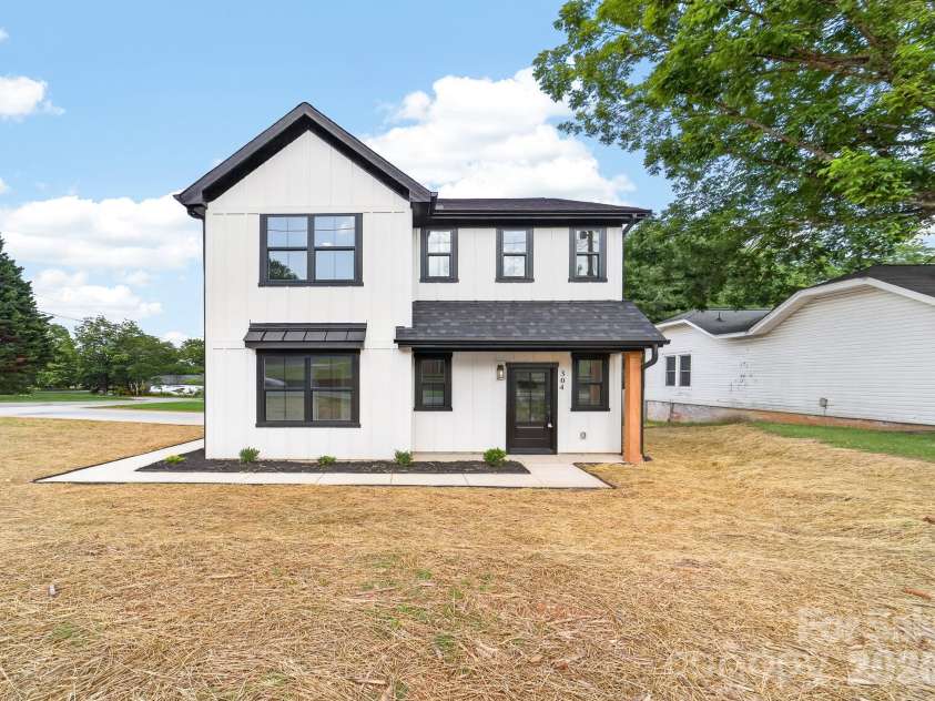 304 14th Street, Bessemer City, NC 28016.  MLS# CAR4388712, YatesRealty ID 40207. 