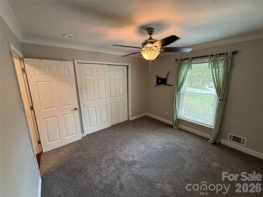1945 Old Farm Road, Concord, NC 28025.  MLS# CAR4407239, YatesRealty ID 40208. Bed 3