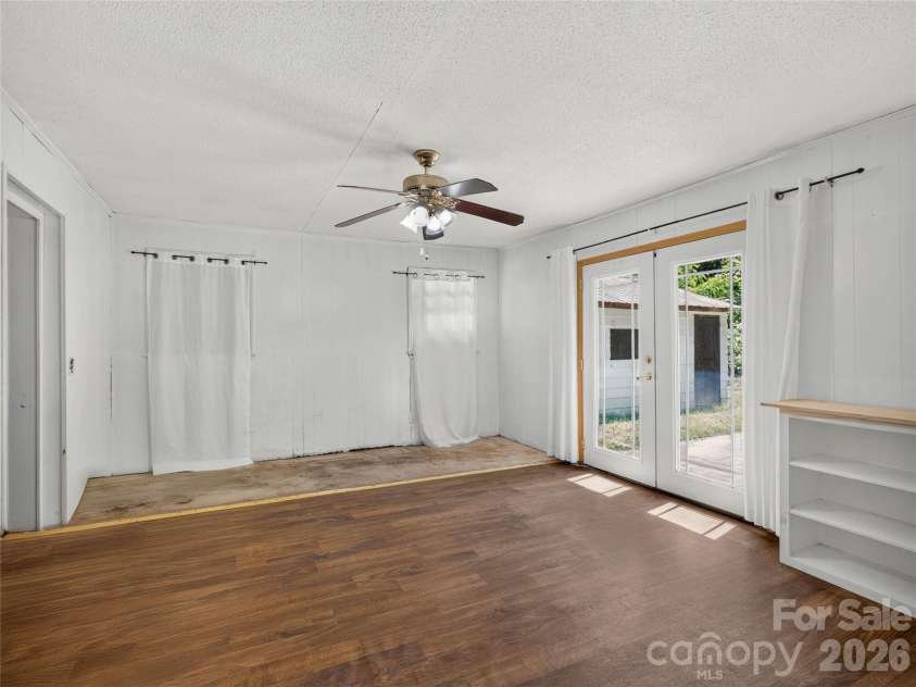 604 Belue Mill Road, Landrum, SC 29356.  MLS# CAR4408809, YatesRealty ID 40209. 